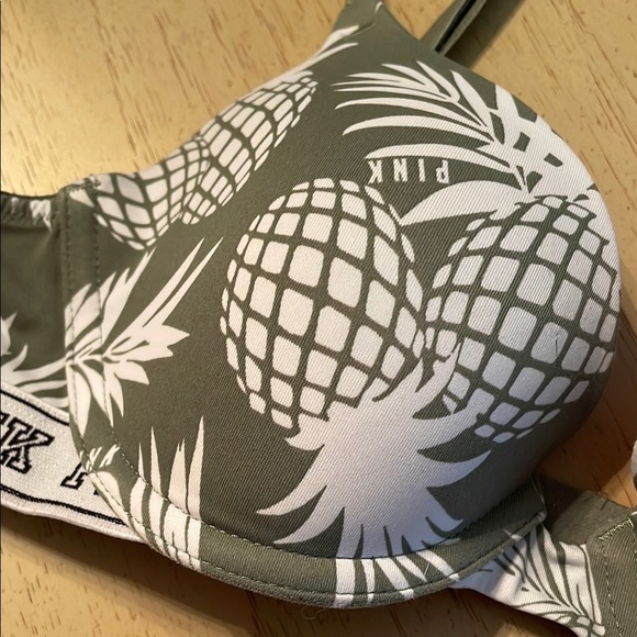 PINK Victoria's Secret Pineapple Print Everywhere t-shirt lightly lined Bra 34A - Picture 2 of 11